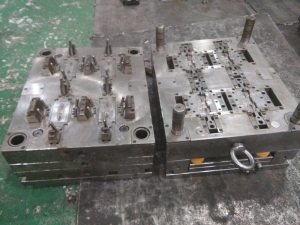 汽車配件雨刮塑膠模具，注塑模具制造，精密模具加工