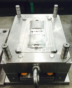 深圳塑膠模具廠、電器外殼模具661011、注塑模具